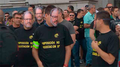 Protesta de policías municipales contra Barbero por "machacar" al colectivo