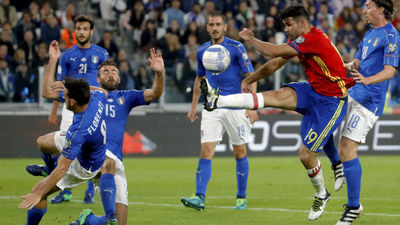 1-1. España deja escapar la victoria en Turín