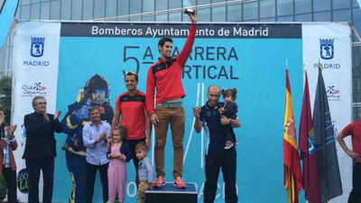 El bombero Alejandro Lozano sube 33 plantas en poco más de 5 minutos
