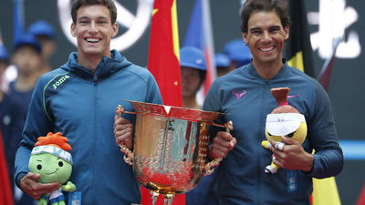 Nadal y Carreño ganan el Abierto de China en dobles