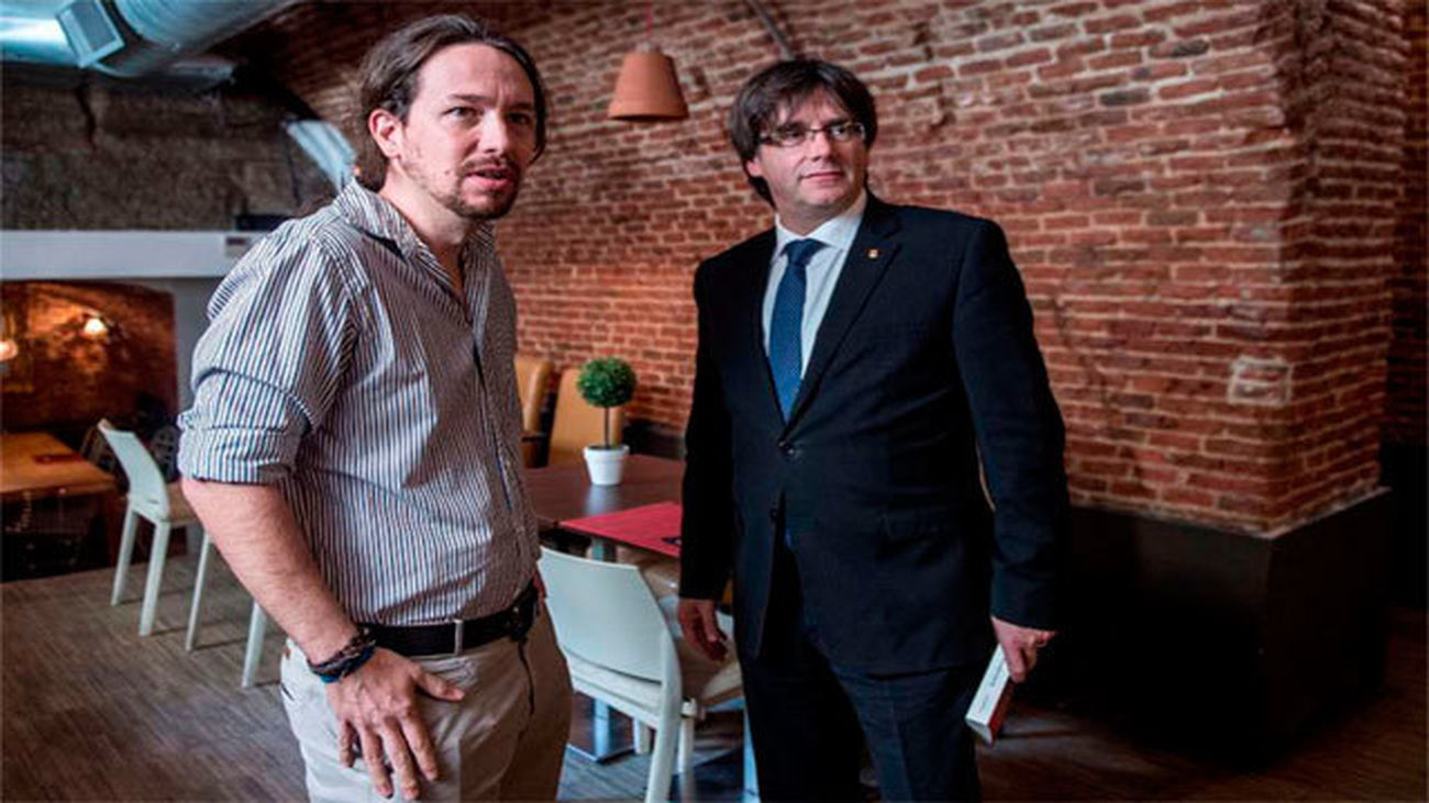 Pablo Iglesias y el presidente de la Generalitat de Cataluña, Carles Puigdemont