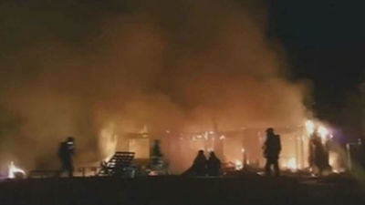 Un incendio destruye una casa prefabricada en Fuencarral