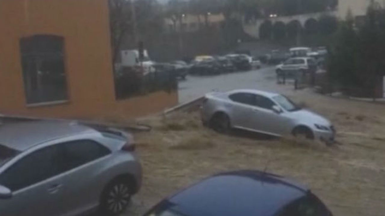 Muere un hombre atrapado en su coche dentro de una riera en Barcelona