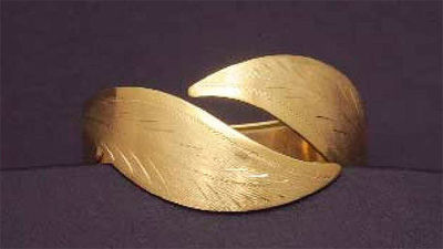 El Ayuntamiento subasta objetos perdidos de lujo y alta gama