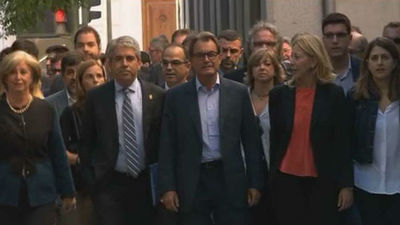 El juez procesa a Mas, Ortega y Rigau por desobediencia y prevaricación