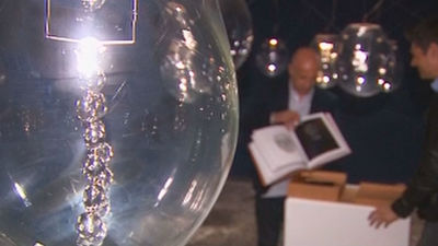 Chus Burés publica su primer "libro joya" y lo dedica a quienes le han apoyado