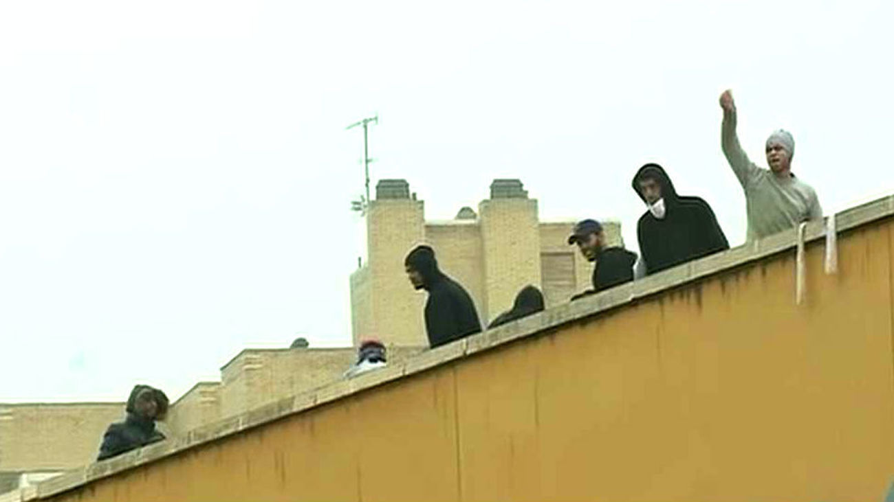 La Fiscalía de Madrid abre una investigación sobre el motín en el CIE de Aluche