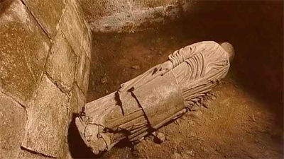 Hallada una escultura de la fachada medieval del Pórtico de la Gloria en Santiago