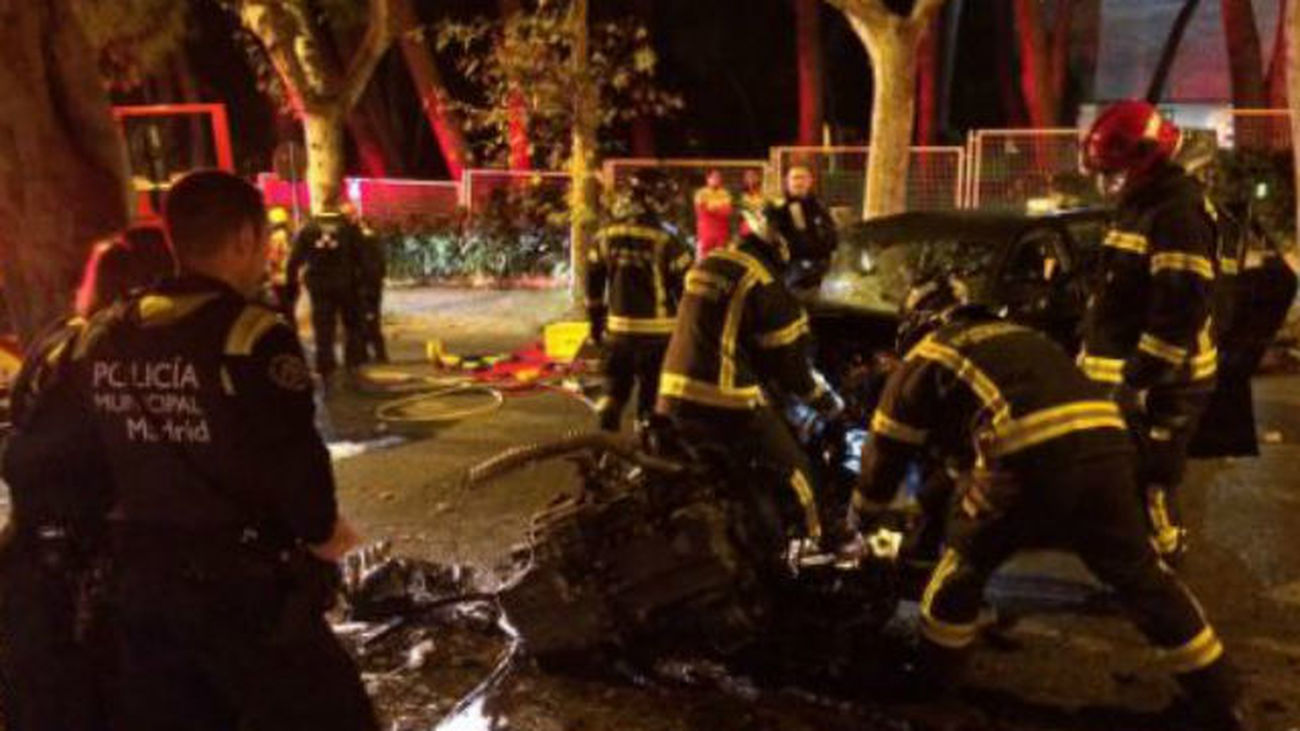 Rescatan a una joven de un vehículo en el que viajaba de copiloto