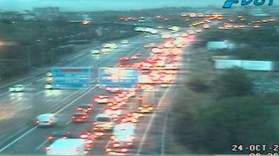 Varios accidentes complican el tráfico con hasta 16 kilómetros de retenciones