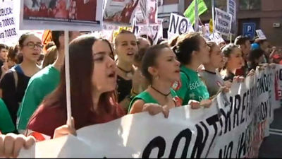 Estudiantes, padres y profesores de salen a la calle contra las 'reválidas'