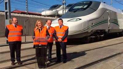 Cifuentes confía en que haya presupuestos "a mediados o finales de febrero"