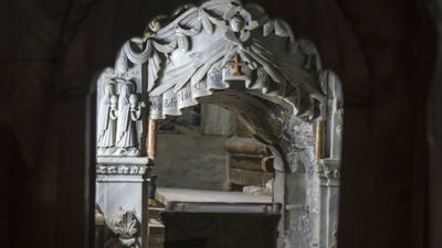 La losa de la tumba de Jesucristo, retirada por primera vez en siglos