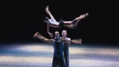 Los Teatros del Canal estrenan en España Conceal-Reveal de Maliphant