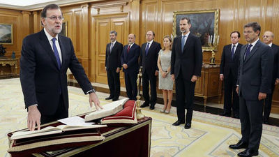 Rajoy jura ante el Rey el cargo de presidente del Gobierno