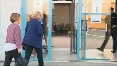 Carmena aboga por el cierre de los CIE y ofrece alternativas como pisos tutelados