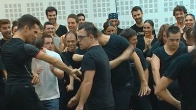 Jóvenes con síndrome de Down ensayan con el Ballet Nacional