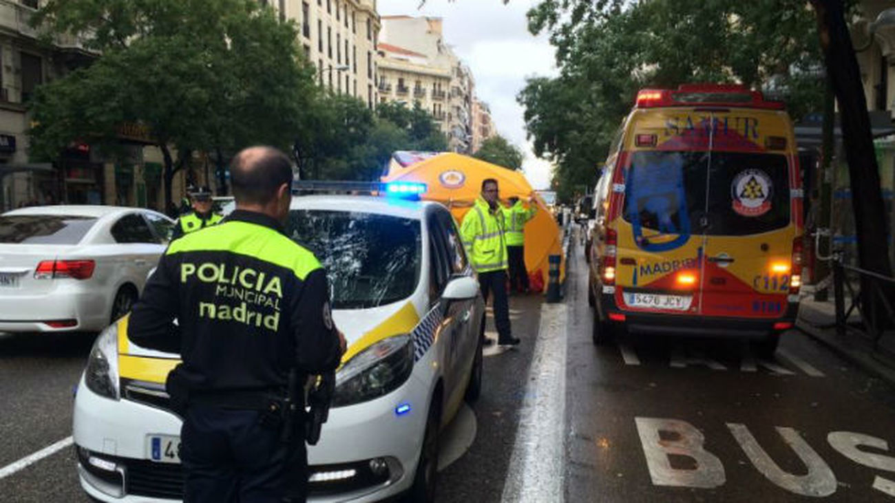 Una mujer de 59 años, muy grave tras ser atropellada en la calle de Alcalá