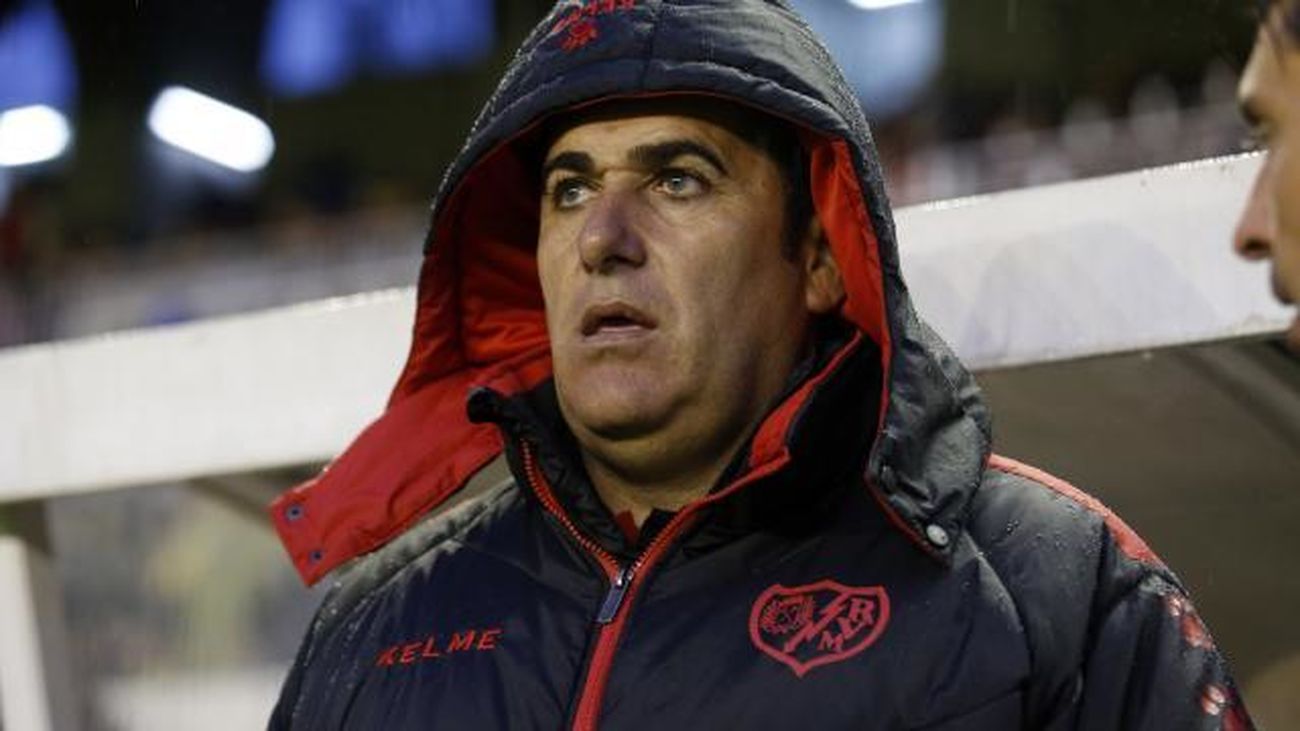 Sandoval, despedido como técnico del Rayo