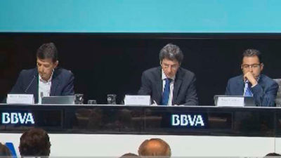 BBVA eleva dos décimas sus  previsiones para 2016 (3,3%) y 2017 (2,5%)