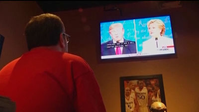 Frenética pelea final por el voto entre Clinton y Trump