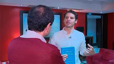 El británico Raoul Martínez cuestiona el sistema en 'Crear libertad'