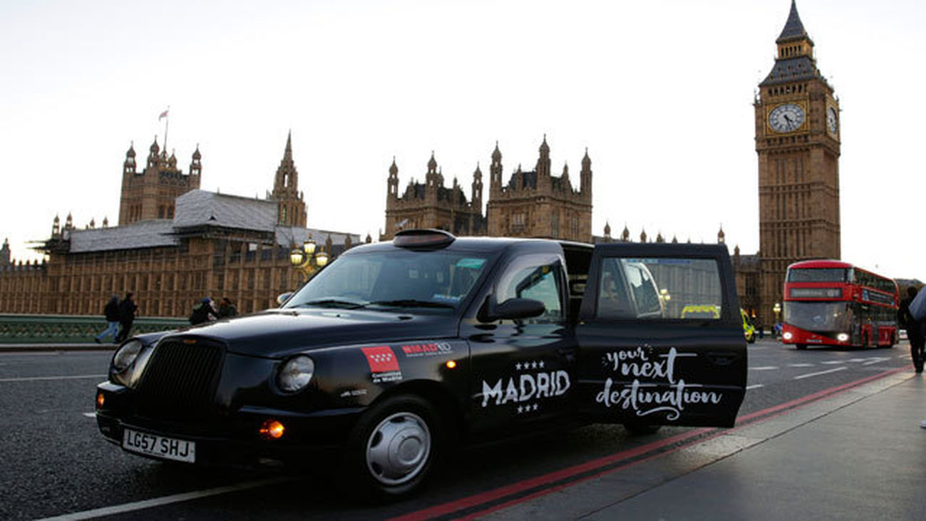 40 taxis vinilados recorrerán Londres para atraer turistas a la Comunidad