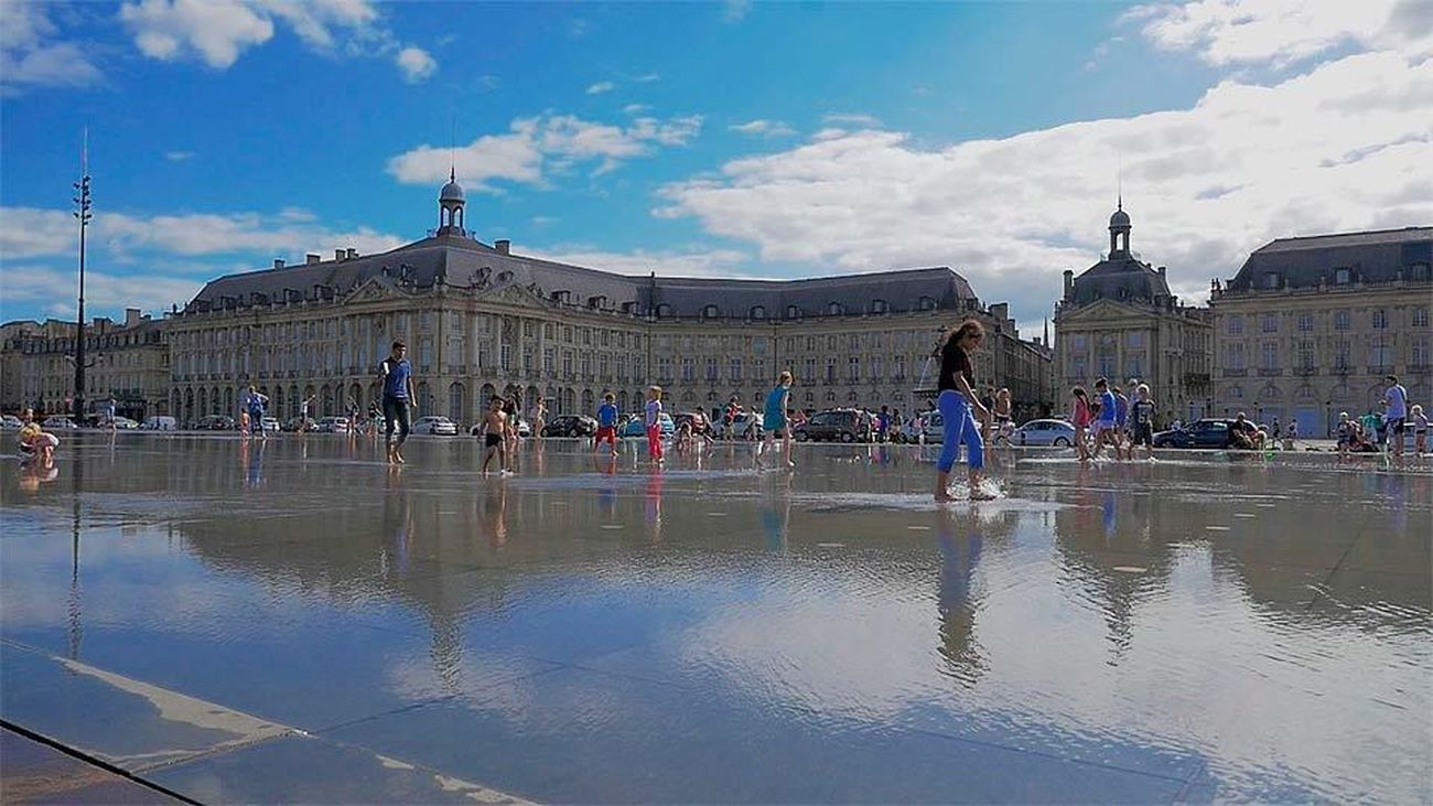 Burdeos, vino, plazas, mercados y una majestuosa arquitectura