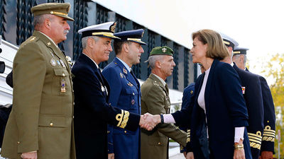 Cospedal traslada su "reconocimiento" a las tropas españolas