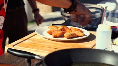 Samosas de boletus edulis, hígado de pato, cebolla, ajo, oporto y maíz dulce