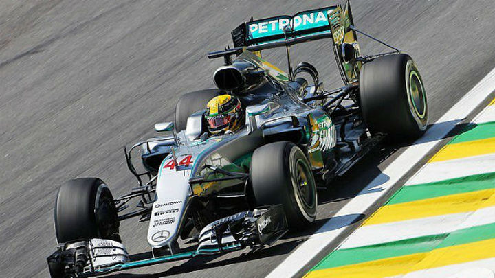 GP Brasil: Hamilton domina los libres; Alonso 11º y Sainz 13º