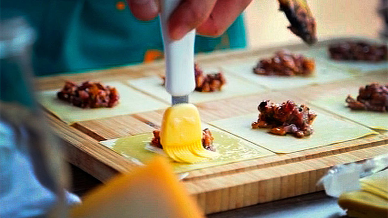 Raviolis de rebozuelos con infusión de Idiazábal