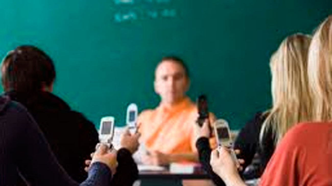 Se duplica el ciberacoso de alumnos a a sus profesores