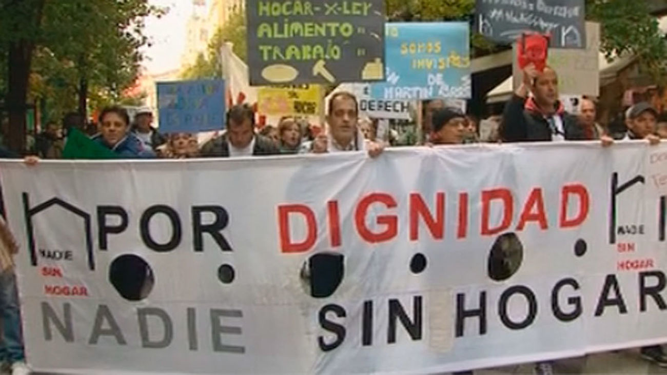 Asociaciones salen a la calle con la campaña "Por dignidad. Nadie sin hogar"