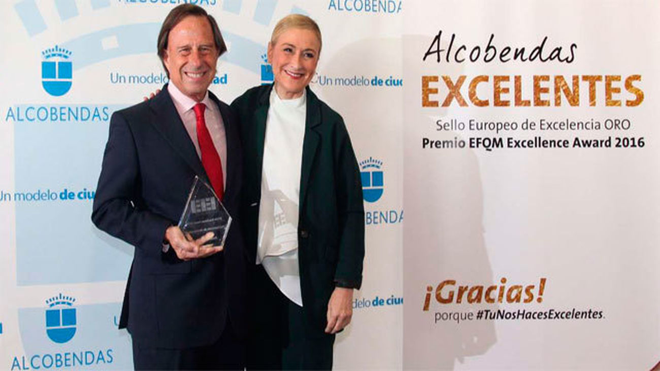 Garcia Vinuesa con Cristina Cifuentes