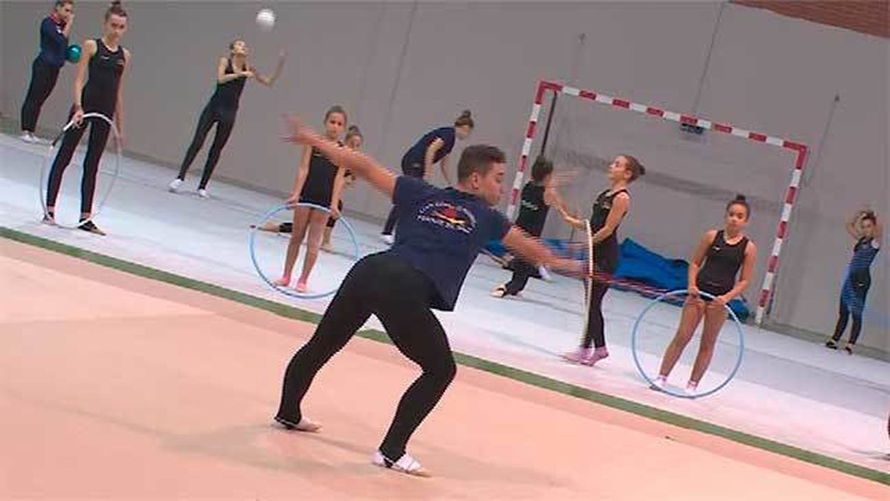 Fuente el Saz: Juan Laguna, un joven pionero en la gimansia rítmica