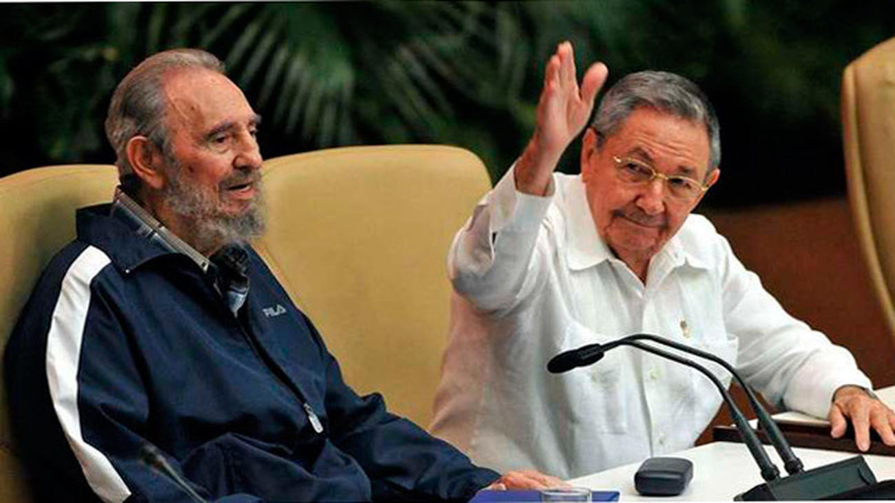 Fidel con Raúl Castro