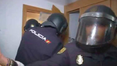 Desahuciada en Parla una familia  con dos hijos de 10 y 3 años