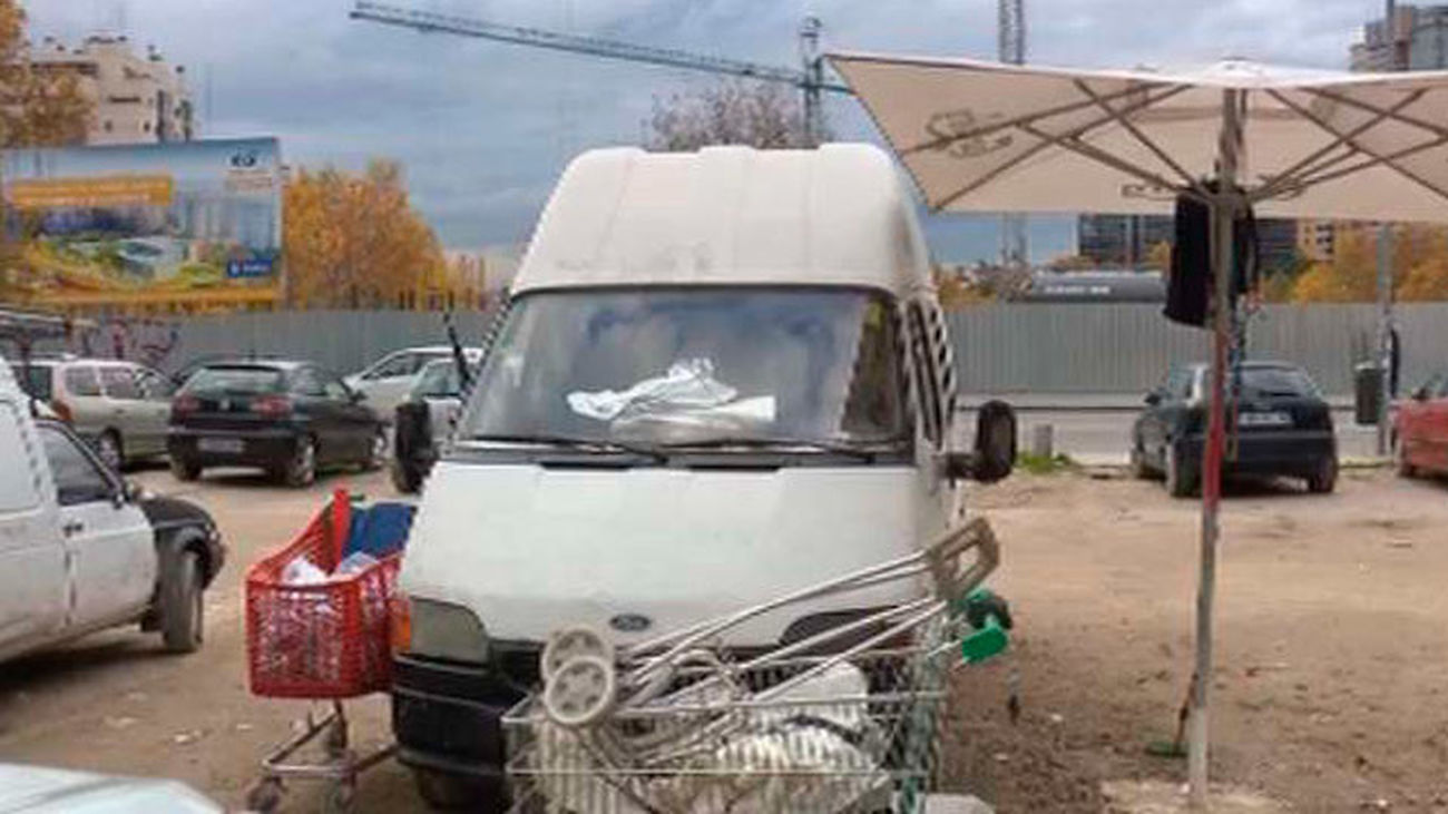 Dos hermanos muertos en una furgoneta en el barrio del Pilar intoxicados por una estufa