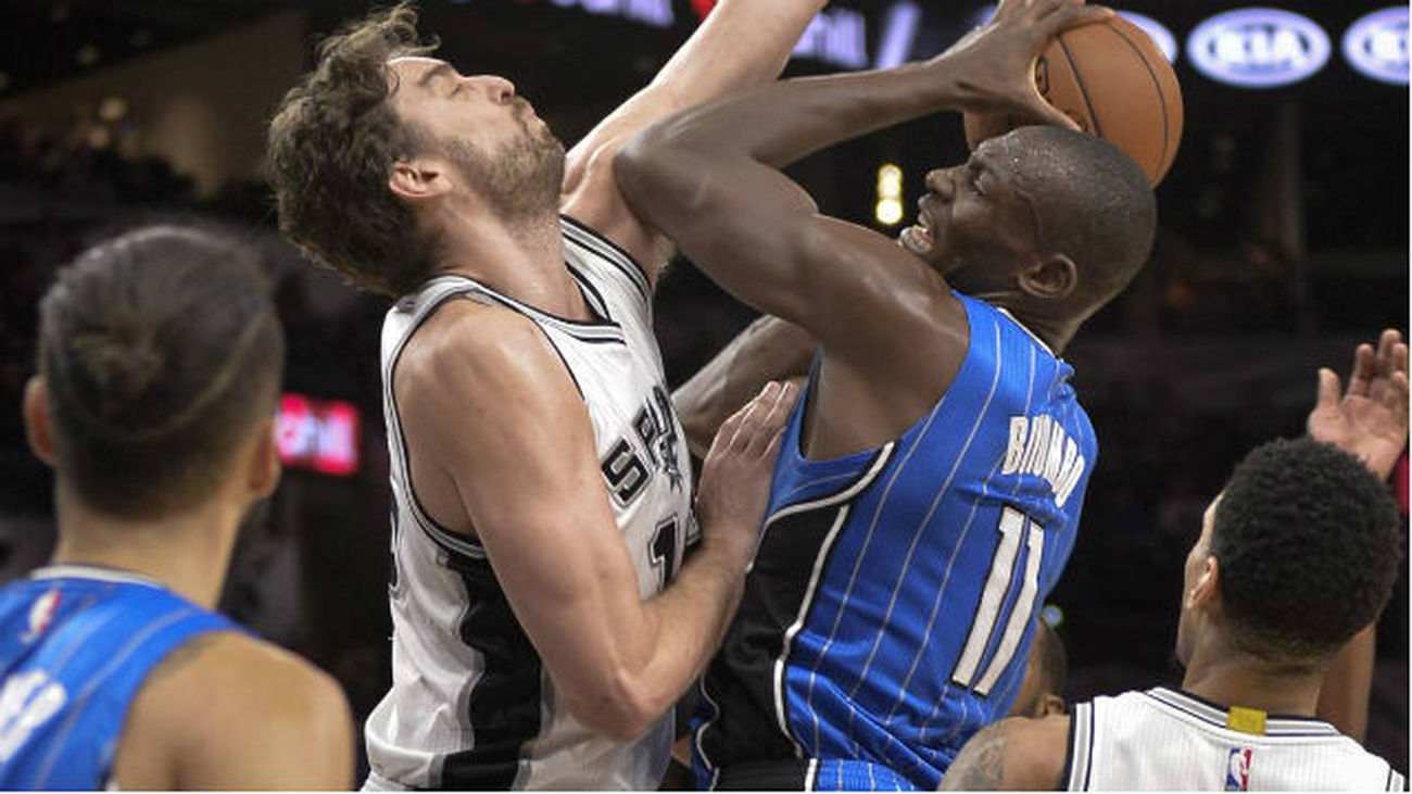 Pau Gasol ante los Magic