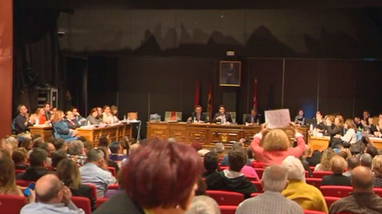 El Pleno de Alcorcón aprueba la moción que exige la dimisión de Pérez