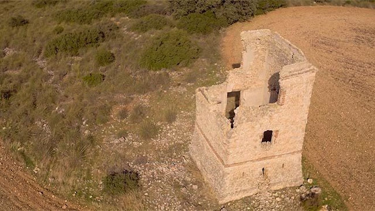 Perales de Tajuña: La Torre del Telégrafo y el artesonado de Santa María del Castillo