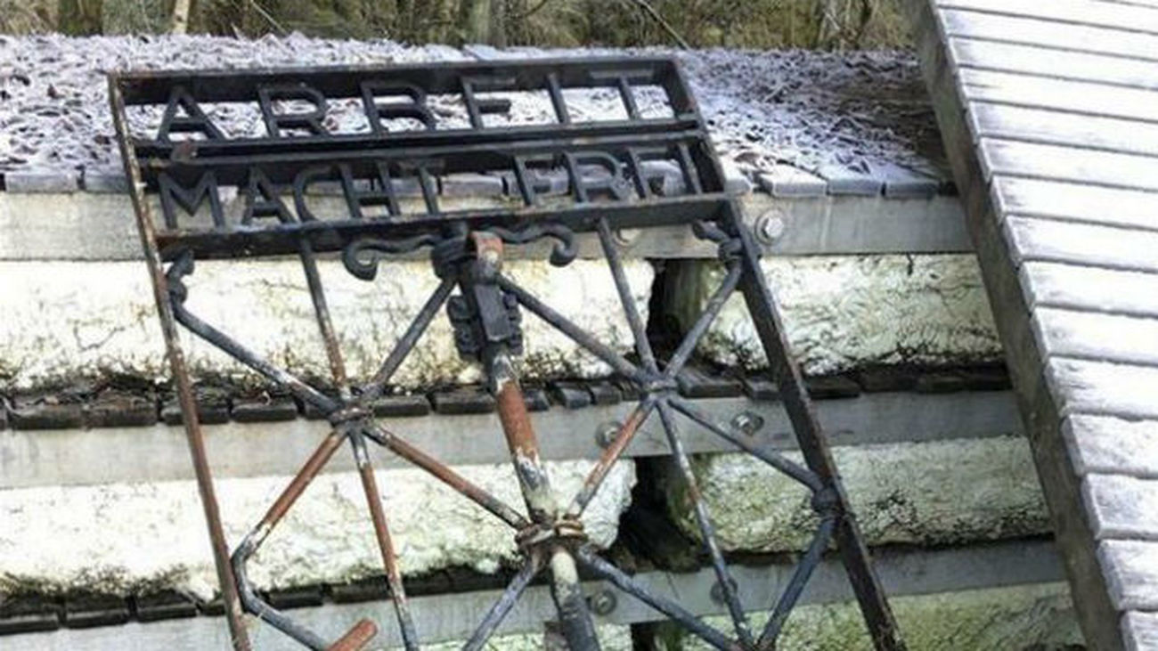 Hallado en Noruega el portalón del campo nazi de Dachau robado hace dos años