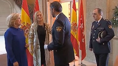 Cifuentes no cree inamovible la Constitución pero rechaza los rupturismos