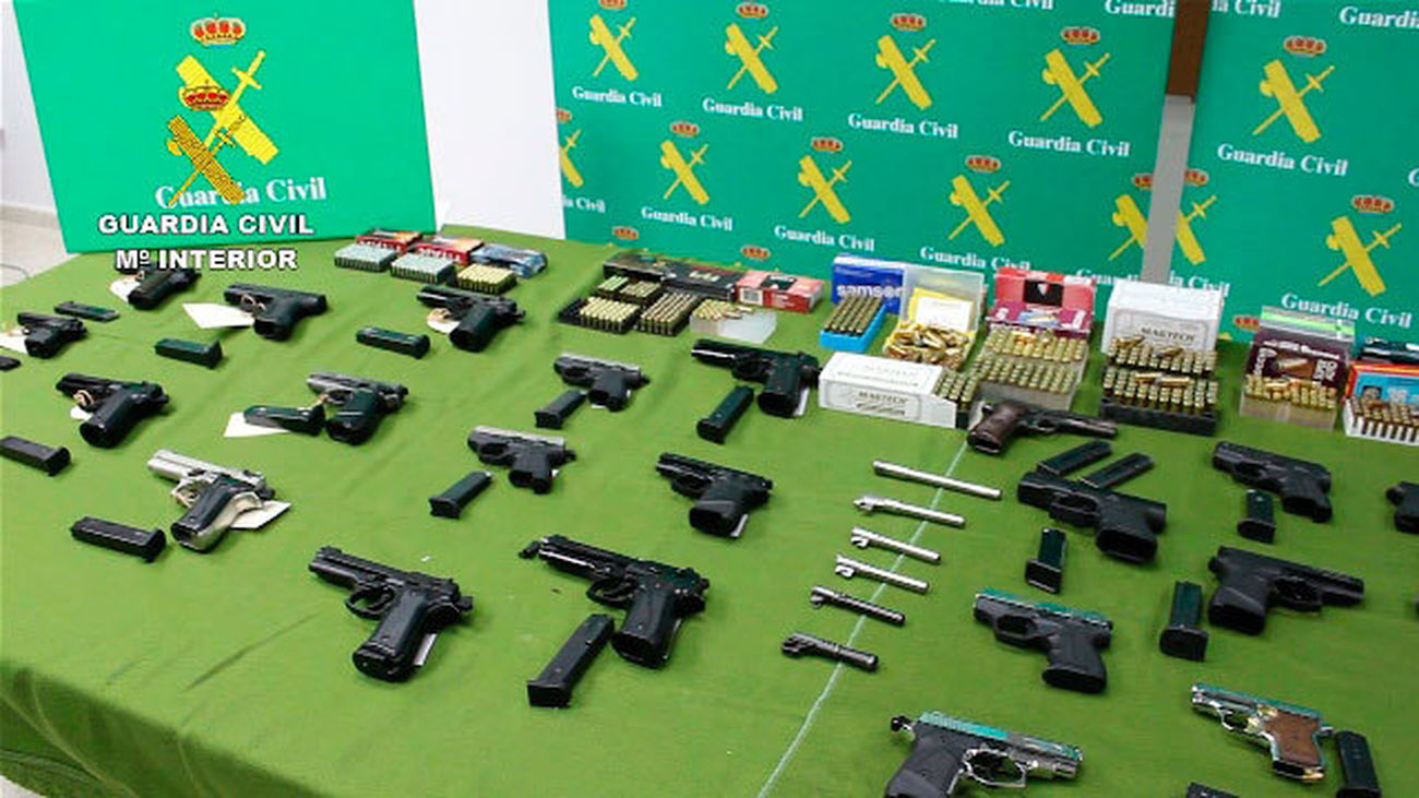 Treinta detenidos por venta de armas por internet con talleres clandestinos