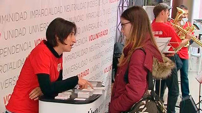 Mujer estudiante, perfil mayoritario de los cuatro millones de voluntarios