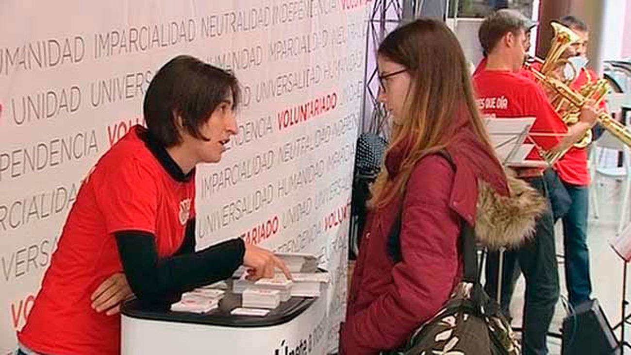 Mujer estudiante, perfil mayoritario de los cuatro millones de voluntarios