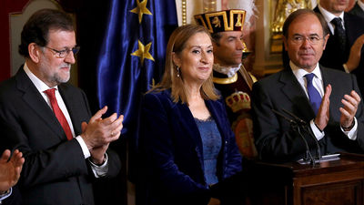 Rajoy pide prudencia y no frivolizar ante posible reforma de la Constitución