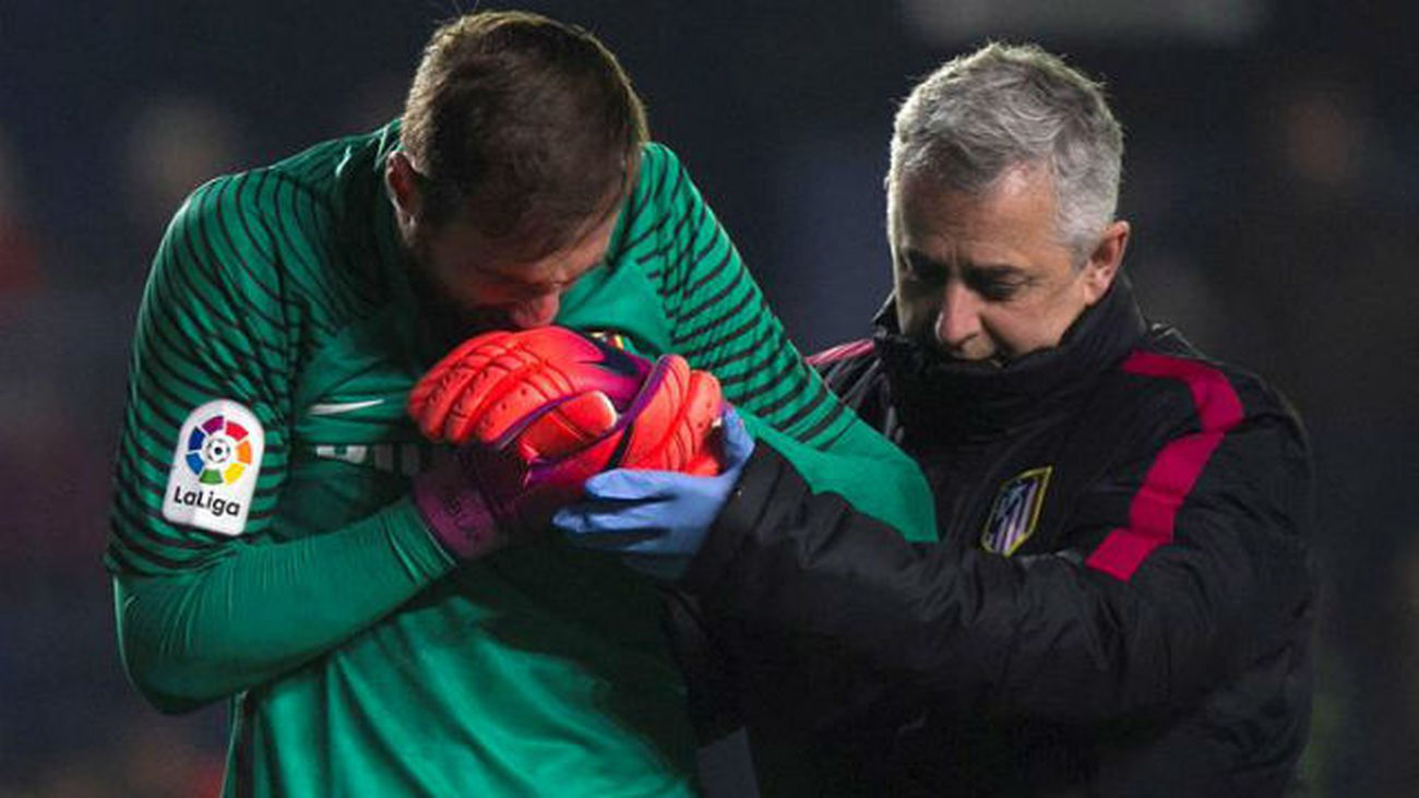 Oblak se operará del hombro, baja entre tres y cuatro meses