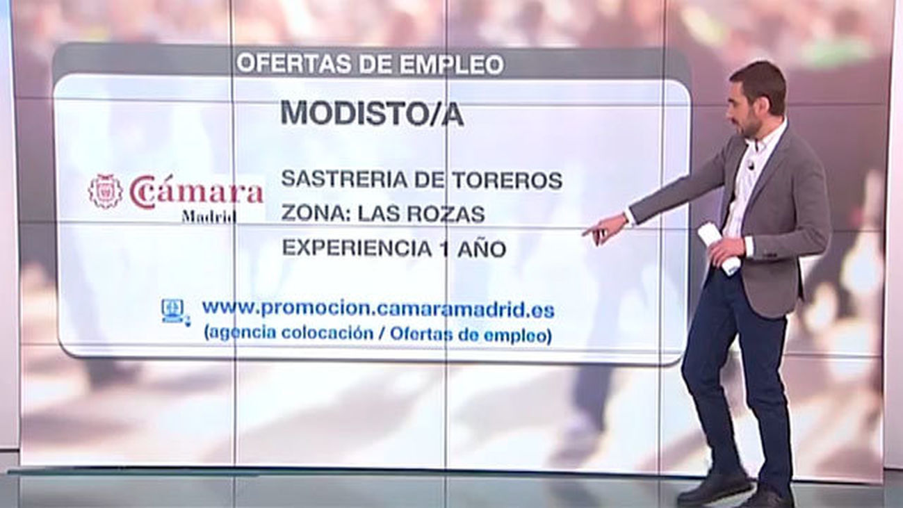 Oferta para modista en una sastrería de toreros